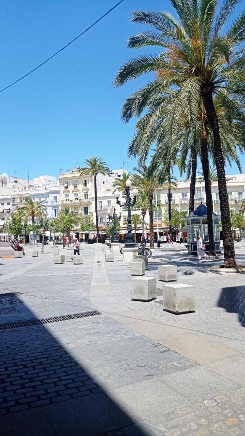 Apartamentos Plaza Santo Domingo Cádiz Eksteriør billede