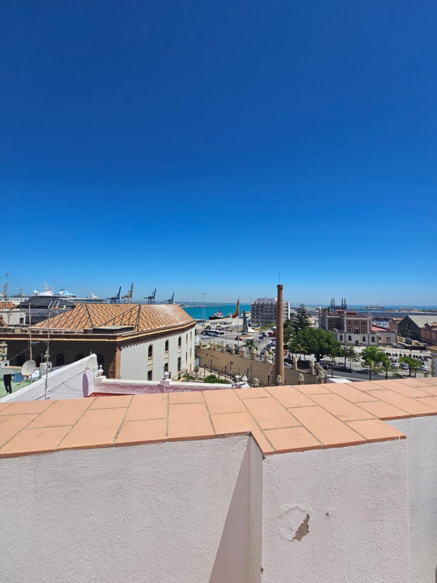 Apartamentos Plaza Santo Domingo Cádiz Eksteriør billede