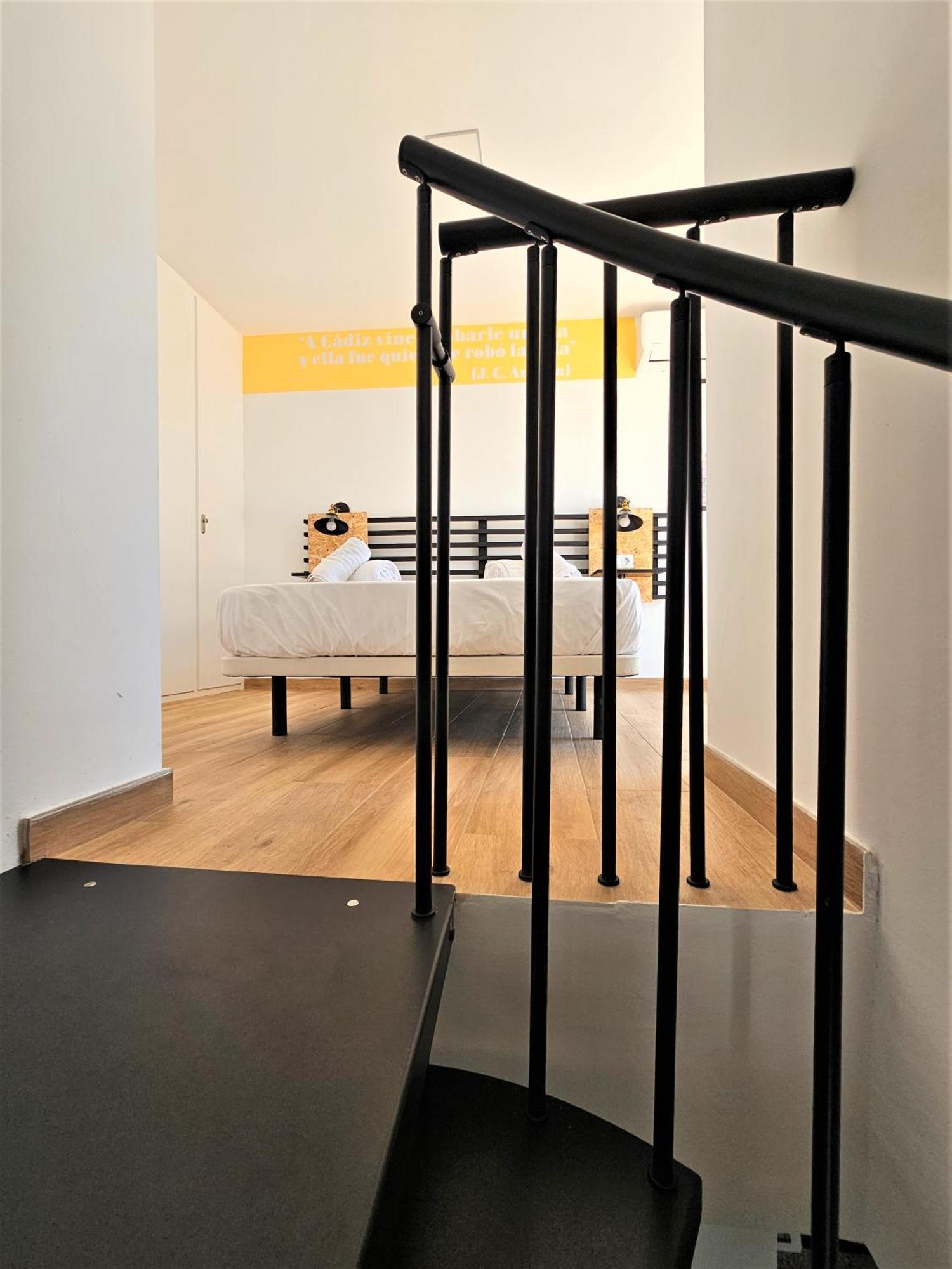Apartamentos Plaza Santo Domingo Cádiz Eksteriør billede