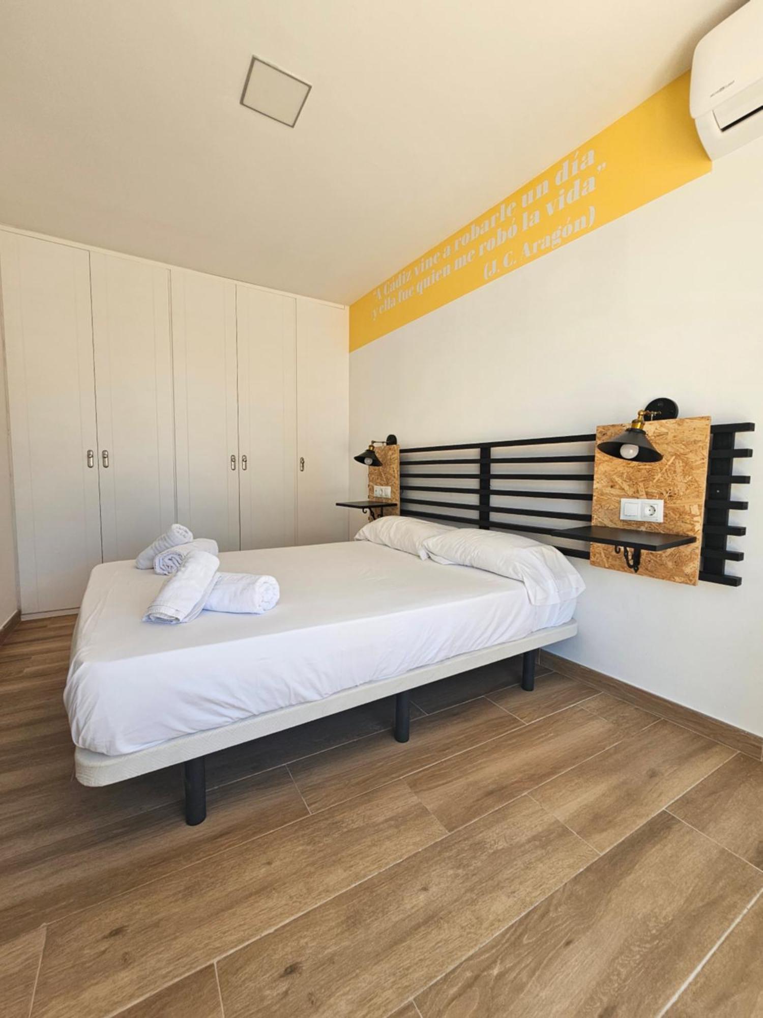 Apartamentos Plaza Santo Domingo Cádiz Eksteriør billede