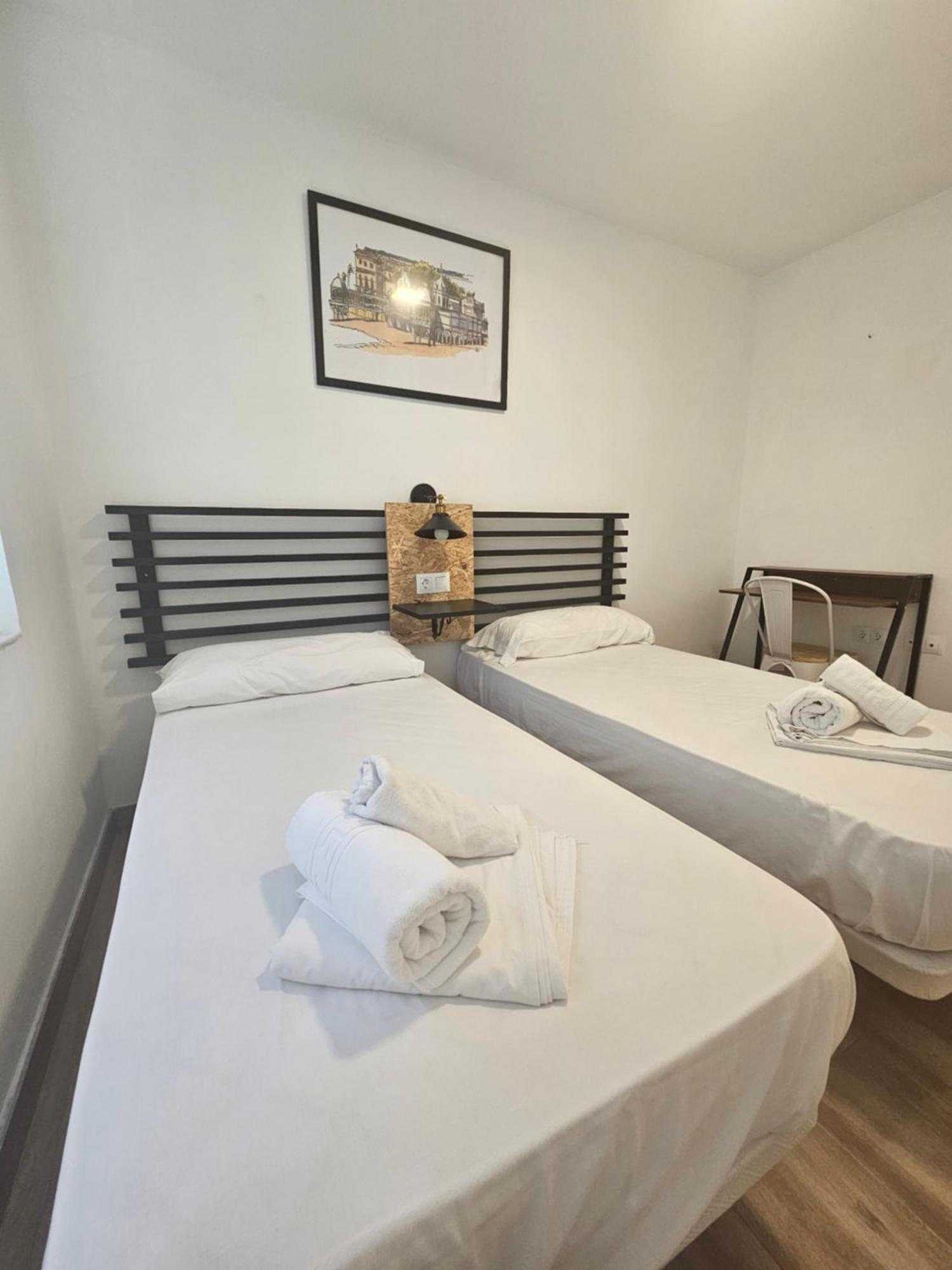 Apartamentos Plaza Santo Domingo Cádiz Eksteriør billede