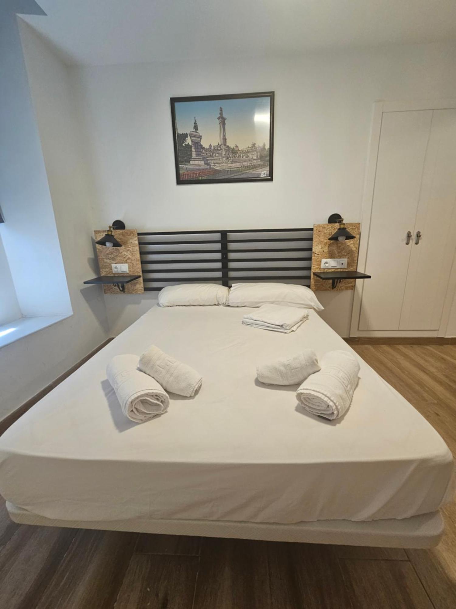 Apartamentos Plaza Santo Domingo Cádiz Eksteriør billede